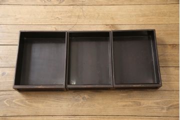 和製アンティーク 明治大正期 朱塗り 螺鈿の繊細な意匠と雅な雰囲気が魅力的な飾り棚(茶棚、茶箪笥、中国?)(R-057297)