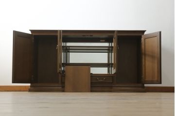 中古　マルニ　地中海ロイヤル(ROYAL)　クラシカルな雰囲気を醸し出すサイドボード(定価約45万円)(キャビネット、収納棚、戸棚、飾り棚)(R-057298)