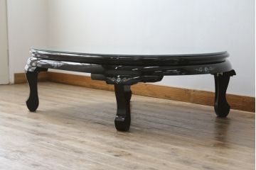 中古　民芸家具　オーバル型　豪華絢爛な螺鈿細工の座卓(定価約67万円)(ローテーブル、センターテーブル)(R-057300)