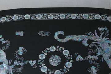 中古　民芸家具　オーバル型　豪華絢爛な螺鈿細工の座卓(定価約67万円)(ローテーブル、センターテーブル)(R-057300)