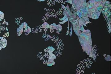 中古　民芸家具　オーバル型　豪華絢爛な螺鈿細工の座卓(定価約67万円)(ローテーブル、センターテーブル)(R-057300)