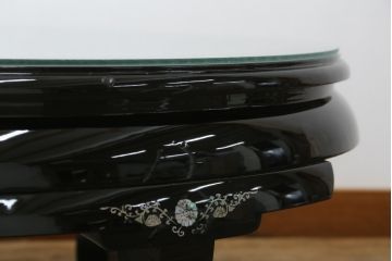 中古　民芸家具　オーバル型　豪華絢爛な螺鈿細工の座卓(定価約67万円)(ローテーブル、センターテーブル)(R-057300)