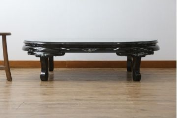 中古　民芸家具　オーバル型　豪華絢爛な螺鈿細工の座卓(定価約67万円)(ローテーブル、センターテーブル)(R-057300)