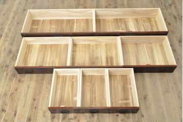 中古　美品　ケヤキ(欅)材・中桐　落ち着いた品のある佇まいが魅力的な国産民芸箪笥(和箪笥、衣装箪笥、収納箪笥、引き出し、チェスト)(R-057301)