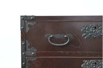中古　美品　ケヤキ(欅)材・中桐　落ち着いた品のある佇まいが魅力的な国産民芸箪笥(和箪笥、衣装箪笥、収納箪笥、引き出し、チェスト)(R-057301)