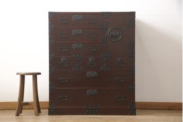 中古　美品　ケヤキ(欅)材・中桐　落ち着いた品のある佇まいが魅力的な国産民芸箪笥(和箪笥、衣装箪笥、収納箪笥、引き出し、チェスト)(R-057304)