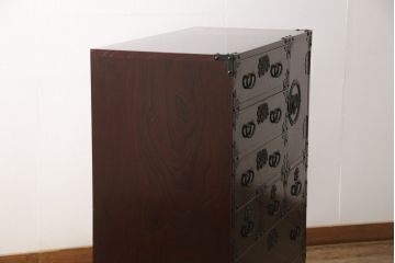 中古　美品　ケヤキ(欅)材・中桐　落ち着いた品のある佇まいが魅力的な国産民芸箪笥(和箪笥、衣装箪笥、収納箪笥、引き出し、チェスト)(R-057304)
