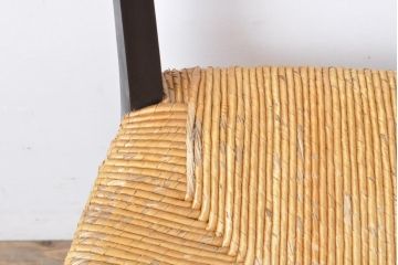 和製ビンテージ　ジャンク品　グラツキ有り　しっかりと編み込まれたラッシがポイント!スタイリッシュなラッシチェア2脚セット(椅子、イス、ヴィンテージ)(R-057305)