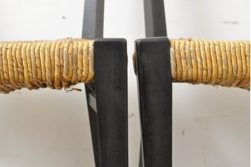 和製ビンテージ　ジャンク品　グラツキ有り　しっかりと編み込まれたラッシがポイント!スタイリッシュなラッシチェア2脚セット(椅子、イス、ヴィンテージ)(R-057307)