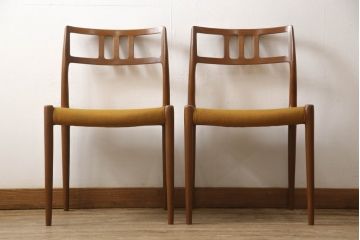 デンマークビンテージ　北欧家具　チーク材　J.L.モラー　デザインモデル79　イエローカラーの明るい色合いが魅力のダイニングチェア2脚セット(アームレスチェア、ヴィンテージ)(R-057308)