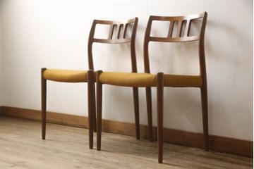 デンマークビンテージ　北欧家具　チーク材　J.L.モラー　デザインモデル79　イエローカラーの明るい色合いが魅力のダイニングチェア2脚セット(アームレスチェア、ヴィンテージ)(R-057308)