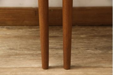 デンマークビンテージ　北欧家具　チーク材　J.L.モラー　デザインモデル79　イエローカラーの明るい色合いが魅力のダイニングチェア2脚セット(アームレスチェア、ヴィンテージ)(R-057308)