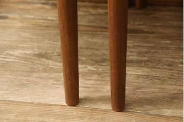 デンマークビンテージ　北欧家具　チーク材　J.L.モラー　デザインモデル79　イエローカラーの明るい色合いが魅力のダイニングチェア2脚セット(アームレスチェア、ヴィンテージ)(R-057308)