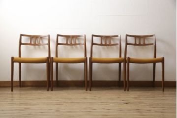 デンマークビンテージ　北欧家具　チーク材　J.L.モラー　デザインモデル79　イエローカラーの明るい色合いが魅力のダイニングチェア4脚セット(アームレスチェア、ヴィンテージ)(R-057309)