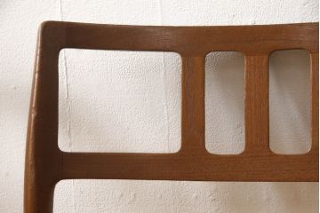 デンマークビンテージ　北欧家具　チーク材　J.L.モラー　デザインモデル79　イエローカラーの明るい色合いが魅力のダイニングチェア4脚セット(アームレスチェア、ヴィンテージ)(R-057309)