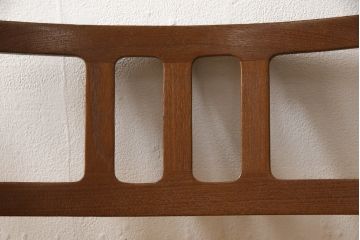 デンマークビンテージ　北欧家具　チーク材　J.L.モラー　デザインモデル79　イエローカラーの明るい色合いが魅力のダイニングチェア4脚セット(アームレスチェア、ヴィンテージ)(R-057309)