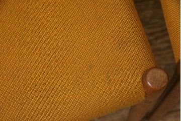 デンマークビンテージ　北欧家具　チーク材　J.L.モラー　デザインモデル79　イエローカラーの明るい色合いが魅力のダイニングチェア4脚セット(アームレスチェア、ヴィンテージ)(R-057309)