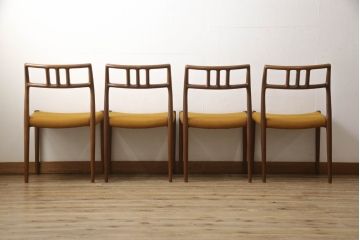 デンマークビンテージ　北欧家具　チーク材　J.L.モラー　デザインモデル79　イエローカラーの明るい色合いが魅力のダイニングチェア4脚セット(アームレスチェア、ヴィンテージ)(R-057309)