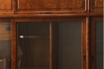 中古　前面ケヤキ材　なかなかお目にかかれない特大サイズの2段重ね茶箪笥(茶棚、食器棚、収納棚、キャビネット、戸棚)(定価約120万円)(R-057313)