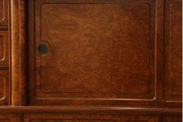 中古　前面ケヤキ材　なかなかお目にかかれない特大サイズの2段重ね茶箪笥(茶棚、食器棚、収納棚、キャビネット、戸棚)(定価約120万円)(R-057313)