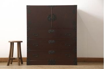 中古　美品　ケヤキ(欅)材・中桐　落ち着いた品のある佇まいが魅力的な国産民芸箪笥(和箪笥、衣装箪笥、収納箪笥、引き出し、チェスト)(R-057316)