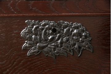 中古　美品　ケヤキ(欅)材・中桐　落ち着いた品のある佇まいが魅力的な国産民芸箪笥(和箪笥、衣装箪笥、収納箪笥、引き出し、チェスト)(R-057316)