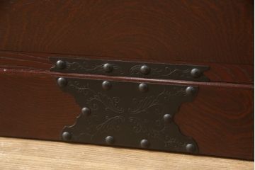 中古　美品　ケヤキ(欅)材・中桐　落ち着いた品のある佇まいが魅力的な国産民芸箪笥(和箪笥、衣装箪笥、収納箪笥、引き出し、チェスト)(R-057316)