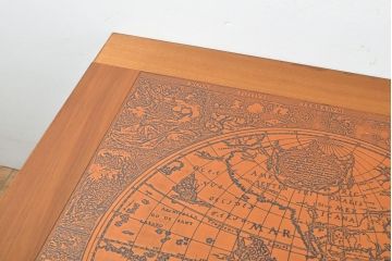 北欧ビンテージ 希少デザイン ブロンズ天板 チーク材 世界地図の図柄がお洒落なガラス天板付きセンターテーブル(ローテーブル、ヴィンテージ)(R-057321)