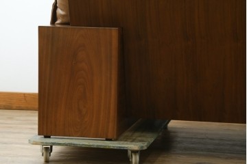 中古　美品　ロックストーン(ROCK STONE)　ウォールナット・本革　シンプルモダンなデザインが目を引く2人掛けレザーソファ　定価約54万円　(R-057322)