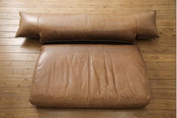 中古　美品　ロックストーン(ROCK STONE)　ウォールナット・本革　シンプルモダンなデザインが目を引く2人掛けレザーソファ(定価約54万円)(二人掛けソファ、2P)(R-057322)
