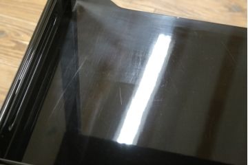 中古　美品　輪島塗り　蒔絵入り　趣ある図柄が目を引く飾り棚(茶棚、戸棚、収納棚)(R-057323)