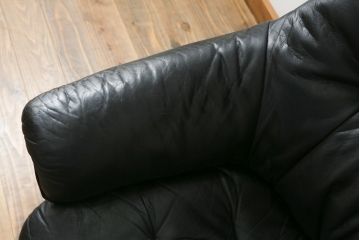 北欧ビンテージ　スウェーデン　G-Mobel社　高級感のある佇まいが魅力的な本革ラウンジチェア+オットマンのセット(一人掛けソファ、1人掛け、アームチェア、レザー、ヴィンテージ)(R-057333)