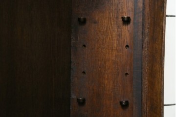 イギリスアンティーク　オーク材　クラシカルな雰囲気を醸し出すステンドグラスブックケース　(R-057344)