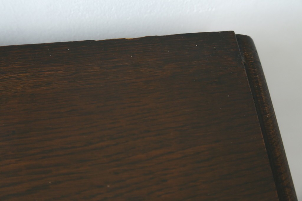 イギリスアンティーク　オーク材　クラシカルな雰囲気を醸し出すステンドグラスブックケース　(R-057344)