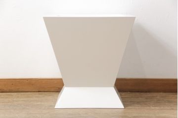 中古　美品　特大　スタイリッシュなデザインが目を引くプランター(鉢カバー、植木鉢)(R-057347)