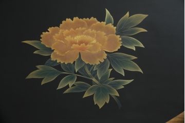 中古　美品　伝統工芸輪島塗　高海堂　天板下のデザインが特徴的な丸座卓(定価約180万円)(ちゃぶ台、テーブル、ローテーブル、ラウンドテーブル)(R-057352)