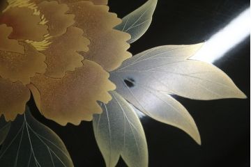 中古　美品　伝統工芸輪島塗　高海堂　天板下のデザインが特徴的な丸座卓(定価約180万円)(ちゃぶ台、テーブル、ローテーブル、ラウンドテーブル)(R-057352)