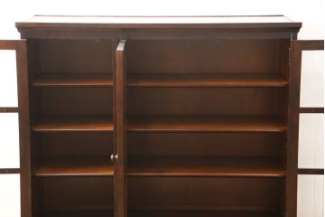 中古　北海道民芸家具　脚を付けてリメイク!　シックな大人空間を演出してくれるキャビネット(食器棚、飾り棚、収納棚、本箱、ブックケース、サイドボード、サイドキャビネット)(R-057353)