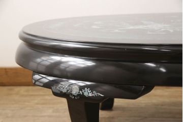 中古　民芸家具　オーバル型　豪華絢爛な螺鈿細工の座卓(定価約67万円)(ローテーブル、センターテーブル)(R-057356)