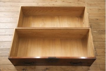 和製アンティーク　上手物　前面ケヤキ(欅)材　金具の立派な二本松箪笥ローボード(ローチェスト、テレビ台、時代箪笥、収納箪笥、和タンス、引き出し)(R-057360)