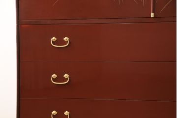 中古　最高級品　松創　秋草図　朱漆塗り　繊細な螺鈿細工が目を引く総桐箪笥(定価推定350万円以上)(衣装タンス、着物箪笥、桐たんす)(R-057380)
