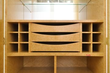中古　ほぼ新品　超美品　松創(MATSUSO)　エルテ　高級感あふれる大人の空間づくりにオススメのバーズアイキャビネット(定価約260万円)(収納棚、戸棚、ワインキャビネット、バーキャビネット)(R-057392)