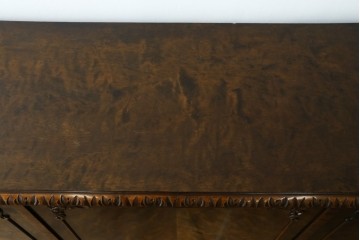 イギリスアンティーク　最高級!　マホガニー材　希少な杢目のキャビネット　(R-057393)