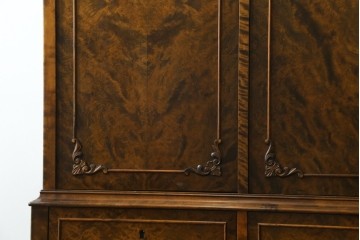 イギリスアンティーク　最高級!　マホガニー材　希少な杢目のキャビネット　(R-057393)