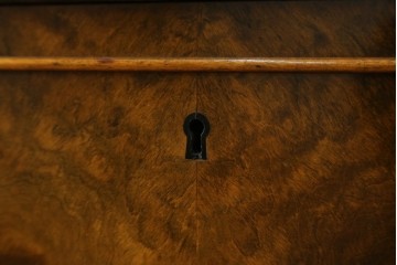 イギリスアンティーク　最高級!　マホガニー材　希少な杢目のキャビネット　(R-057393)