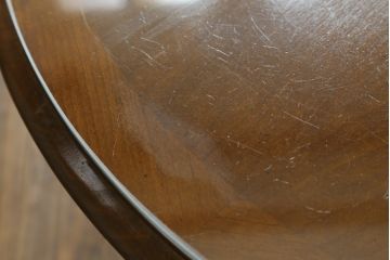 アメリカビンテージ　ガラス天板付き　凝った脚のデザインが目を引くセンターテーブル(ローテーブル、ラウンドテーブル、ヴィンテージ)(R-057394)