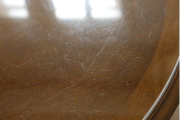 アメリカビンテージ　ガラス天板付き　凝った脚のデザインが目を引くセンターテーブル(ローテーブル、ラウンドテーブル、ヴィンテージ)(R-057394)
