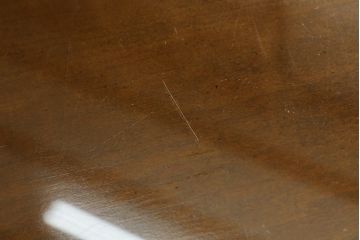アメリカビンテージ　ガラス天板付き　凝った脚のデザインが目を引くセンターテーブル(ローテーブル、ラウンドテーブル、ヴィンテージ)(R-057394)
