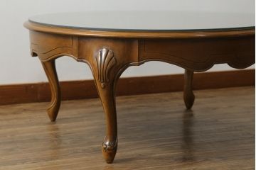 アメリカビンテージ　ガラス天板付き　凝った脚のデザインが目を引くセンターテーブル(ローテーブル、ラウンドテーブル、ヴィンテージ)(R-057394)