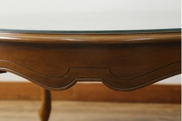 アメリカビンテージ　ガラス天板付き　凝った脚のデザインが目を引くセンターテーブル(ローテーブル、ラウンドテーブル、ヴィンテージ)(R-057394)